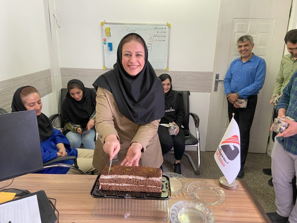 جشن تولد همکاران فروردین ماهی - 1403